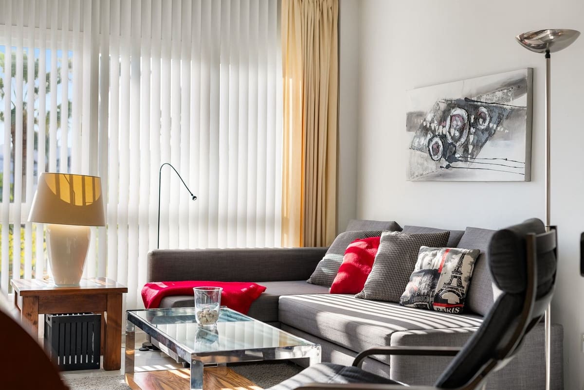 2 bedroom Apartment for sale in Calahonda with pool - € 380,000 (Ref: 9713604)