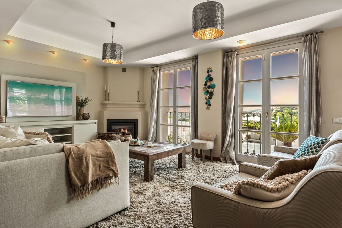 5 bedroom Townhouse for sale in La Heredia with pool - € 1,595,000 (Ref: 9716705)