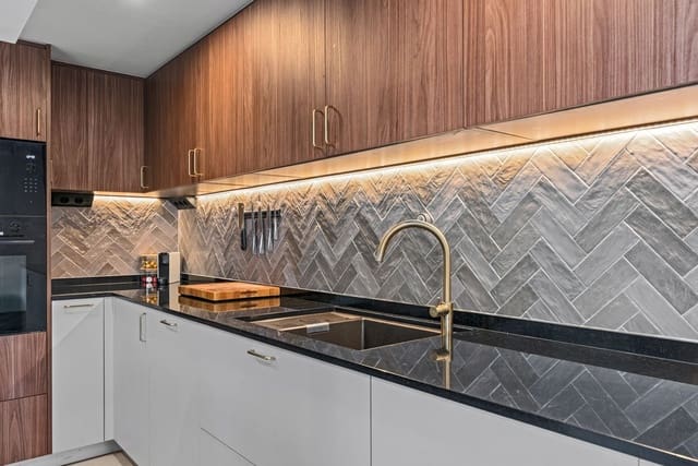 4 bedroom Townhouse for sale in Puerto Banus, Marbella with pool garage - € 1,145,000 (Ref: 9716706)