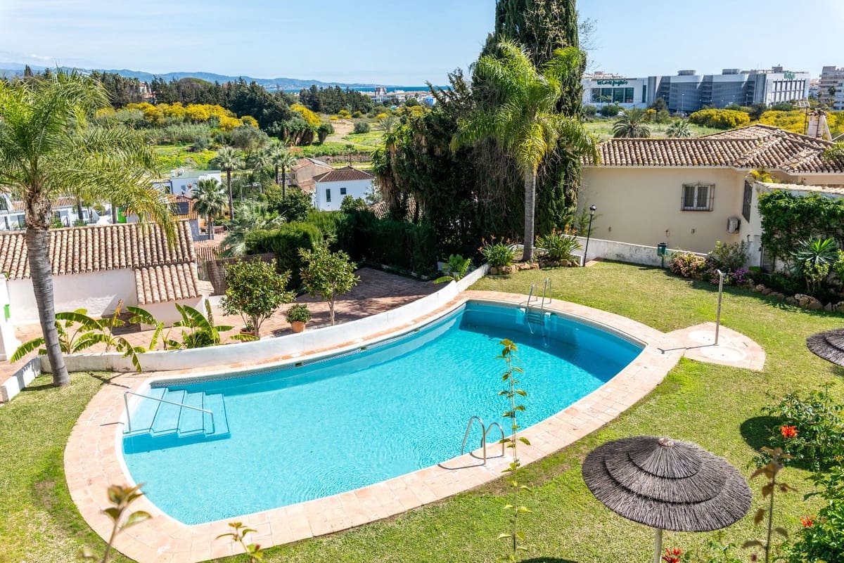 4 bedroom Townhouse for sale in Puerto Banus with pool garage - € 1,145,000 (Ref: 9716706)