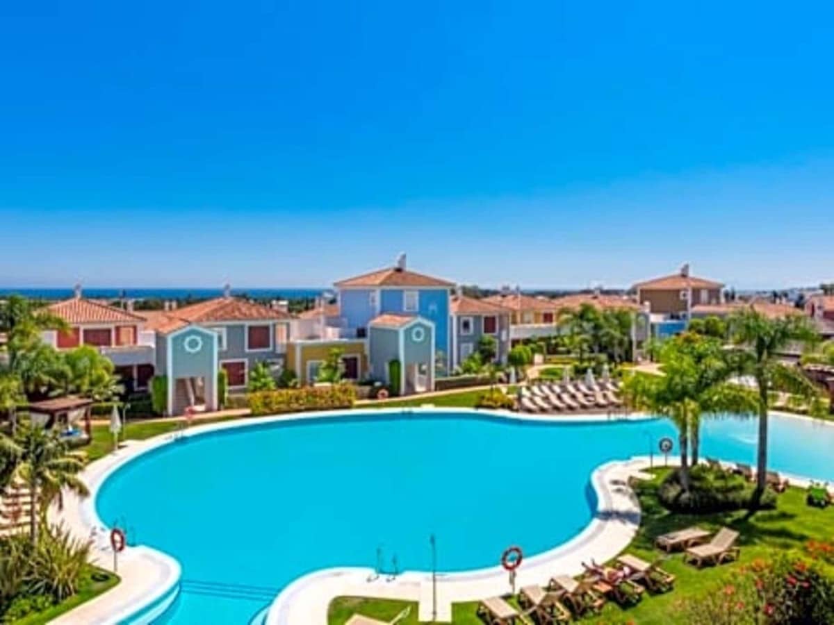 3 bedroom Penthouse for sale in New Golden Mile with pool garage - € 639,000 (Ref: 9716707)