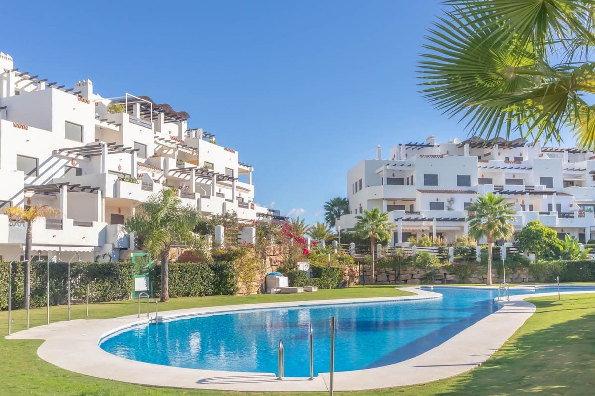 2 sovrum Takvåning till salu i Estepona med pool garage - 495 000 € (Ref: 9716709)