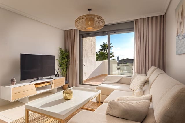 2 sovrum Takvåning till salu i Estepona med pool garage - 495 000 € (Ref: 9716709)