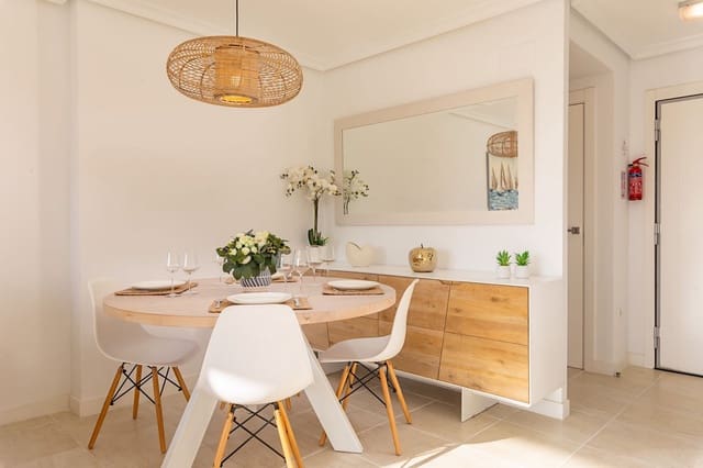 2 sovrum Takvåning till salu i Estepona med pool garage - 495 000 € (Ref: 9716709)