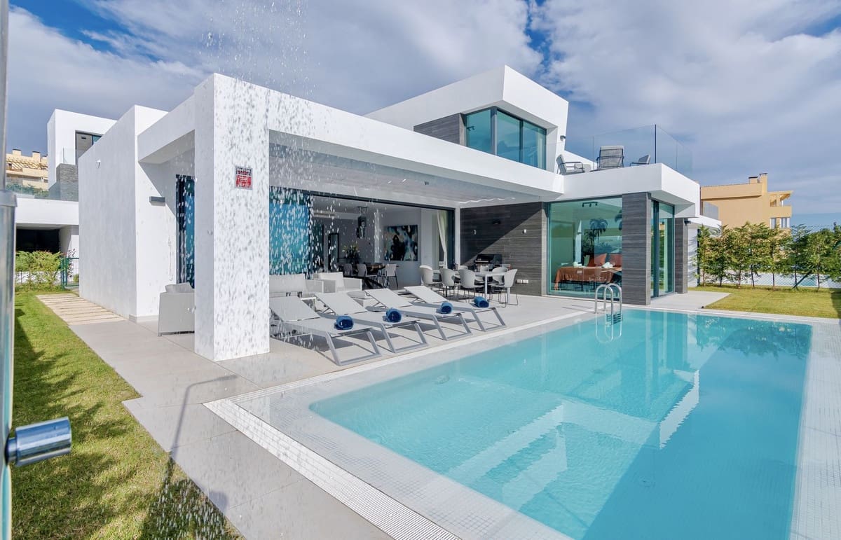 Chalet de 4 habitaciones en Calahonda en venta con piscina garaje - 2.100.000 € (Ref: 9719183)