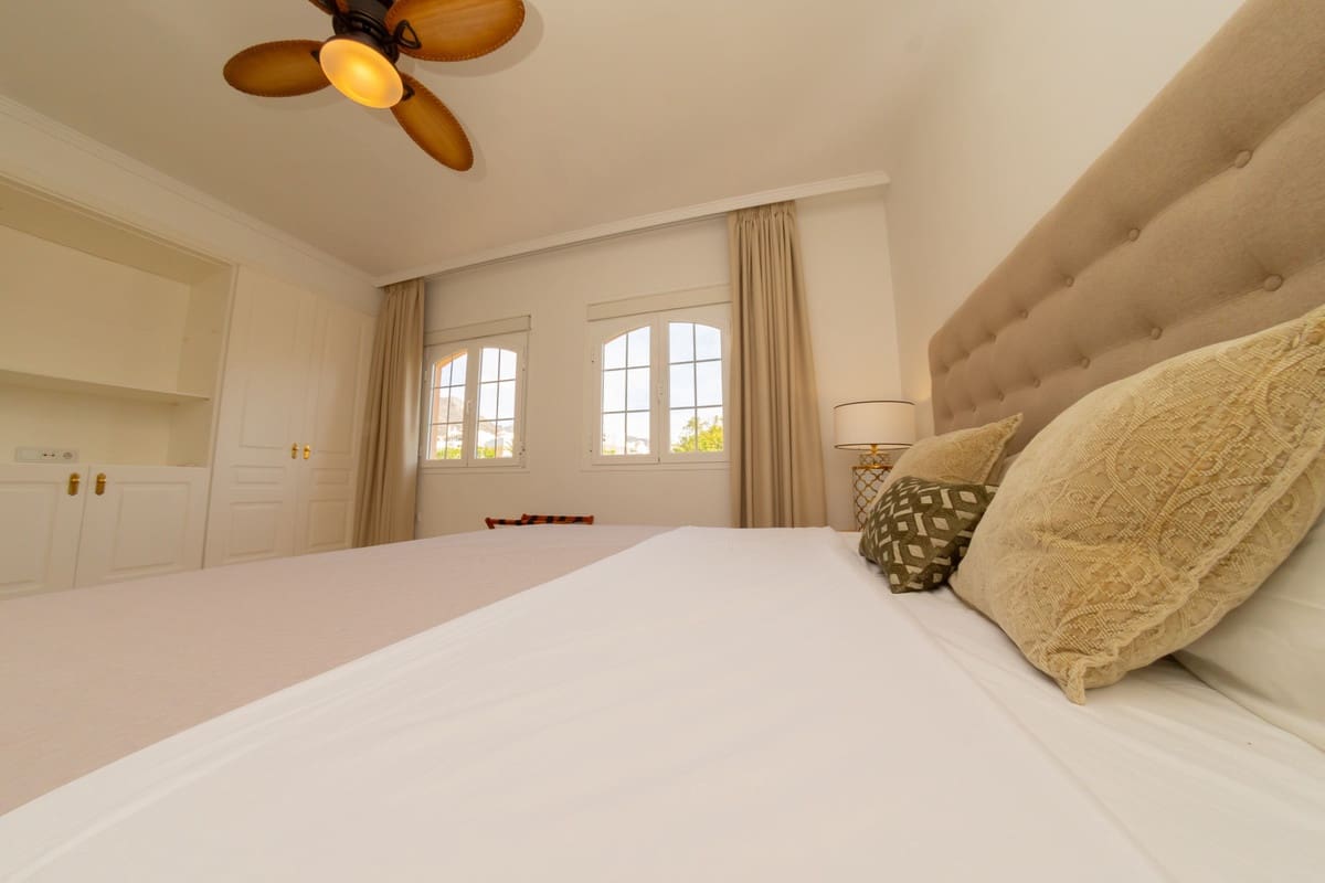 3 chambre Maison de Ville à vendre à Marbella avec garage - 1 165 000 € (Ref: 9720363)