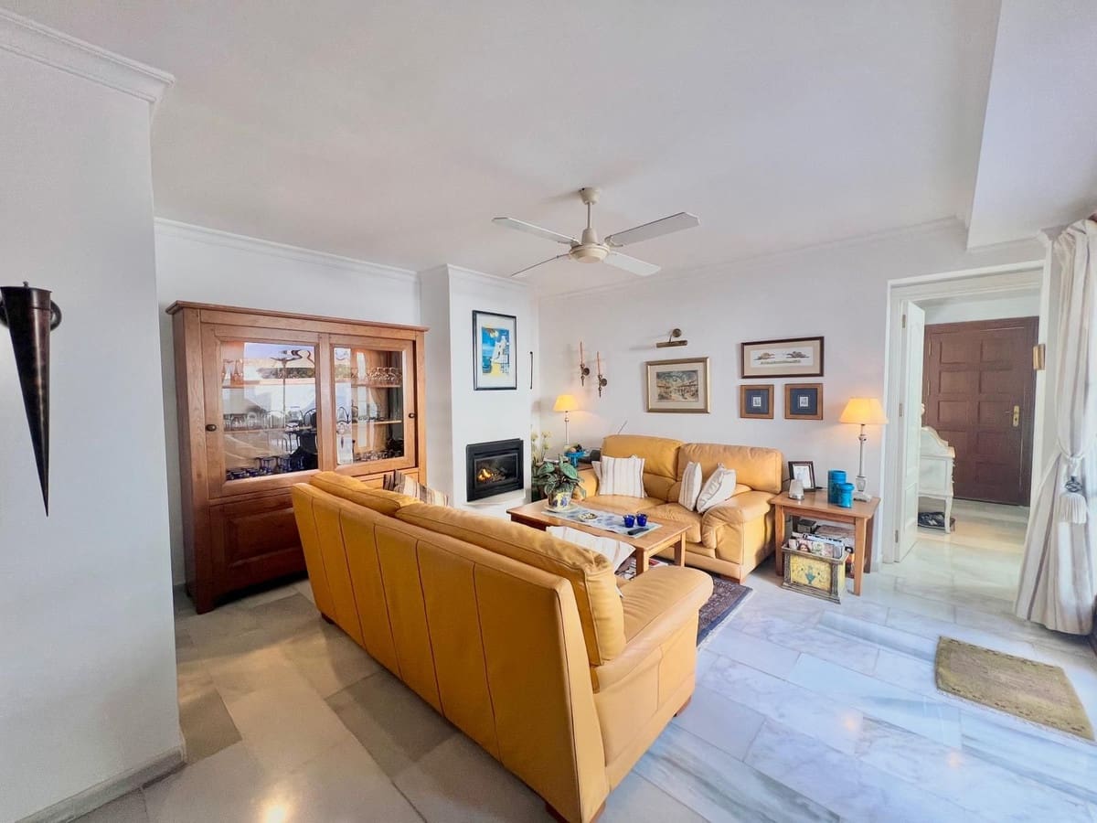 3 bedroom Townhouse for sale in New Golden Mile - € 565,000 (Ref: 9720784)