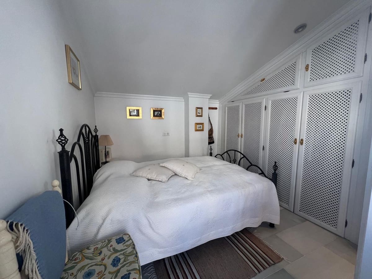 3 bedroom Townhouse for sale in New Golden Mile - € 565,000 (Ref: 9720784)