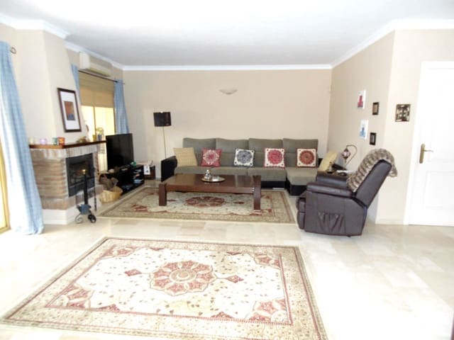 4 chambre Maison de Ville à vendre à Mijas Costa, Mijas avec piscine garage - 550 000 € (Ref: 9720785)