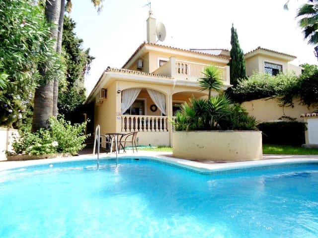 4 chambre Maison de Ville à vendre à Mijas Costa, Mijas avec piscine garage - 550 000 € (Ref: 9720785)