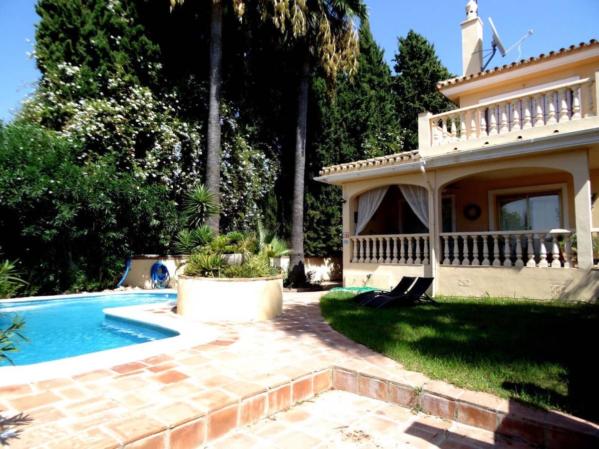 4 bedroom Townhouse for sale in Mijas Costa with pool garage - € 550,000 (Ref: 9720785)