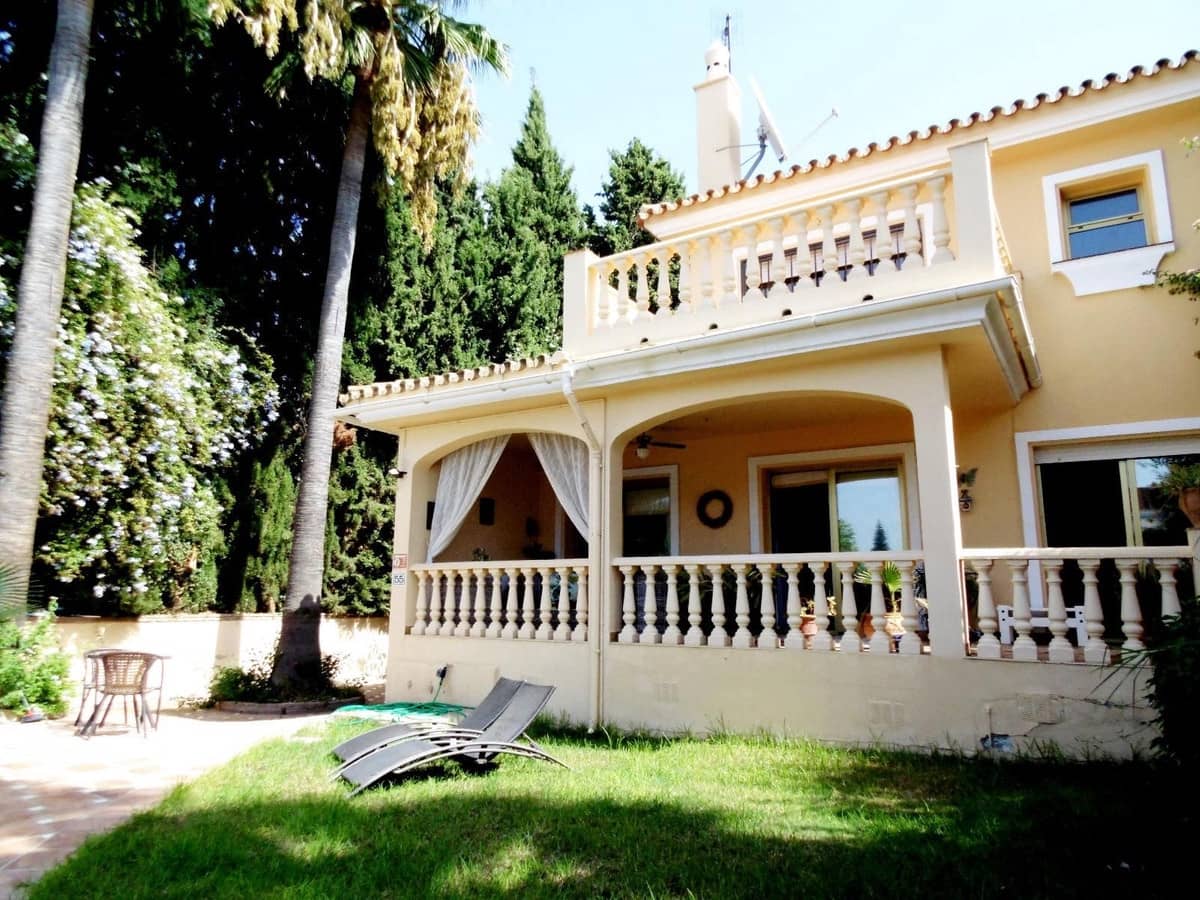 4 bedroom Townhouse for sale in Mijas Costa with pool garage - € 550,000 (Ref: 9720785)