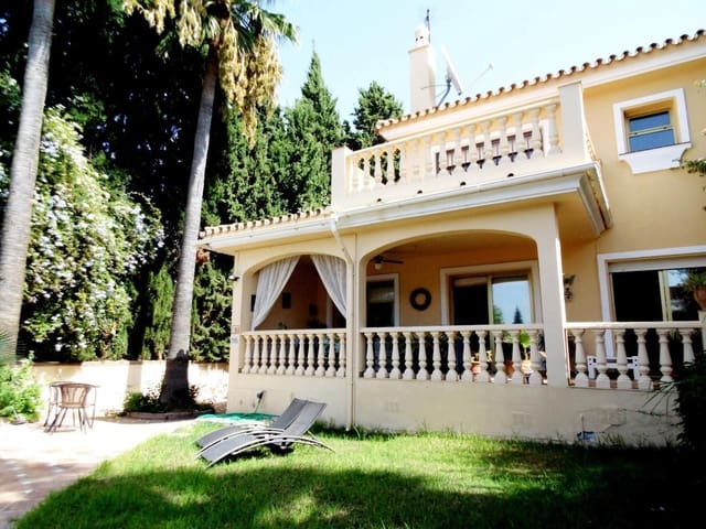 4 chambre Maison de Ville à vendre à Mijas Costa, Mijas avec piscine garage - 550 000 € (Ref: 9720785)