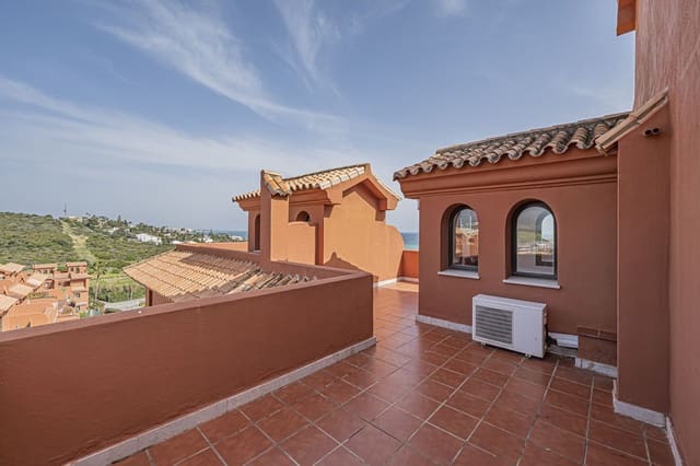 3 Zimmer Penthouse zu verkaufen in Buenas Noches, Estepona mit Pool Garage - 310.000 € (Ref: 9720989)