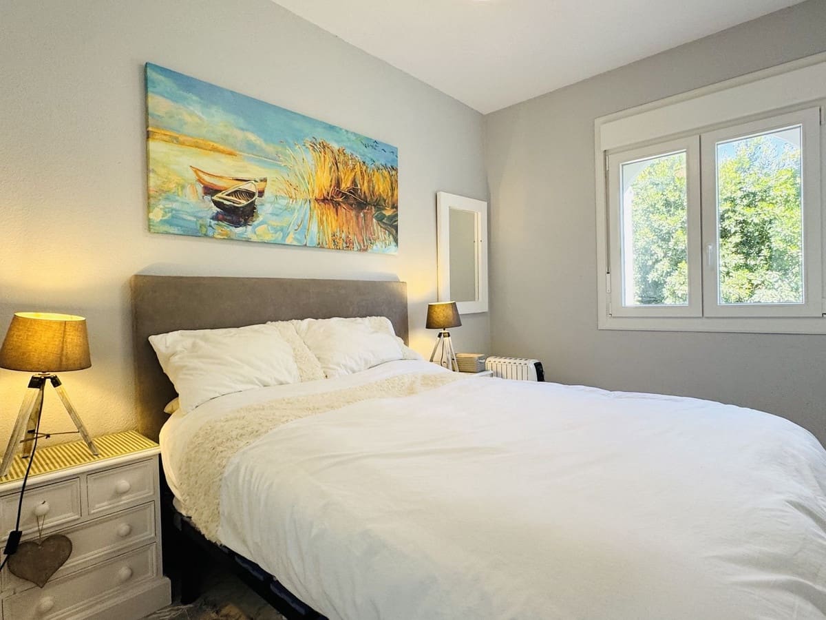 4 chambre Maison de Ville à vendre à La Duquesa / Puerto de la Duquesa avec piscine garage - 475 000 € (Ref: 9723584)