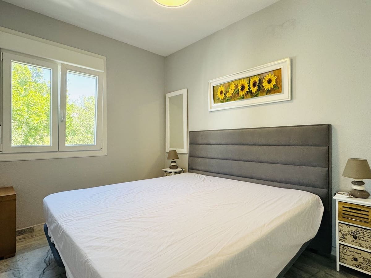 4 chambre Maison de Ville à vendre à La Duquesa / Puerto de la Duquesa avec piscine garage - 475 000 € (Ref: 9723584)