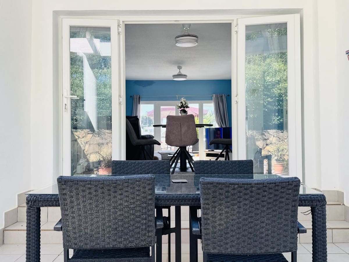 4 chambre Maison de Ville à vendre à La Duquesa / Puerto de la Duquesa avec piscine garage - 475 000 € (Ref: 9723584)