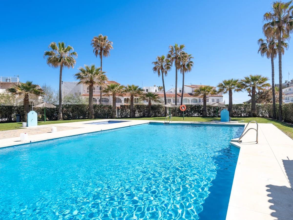 3 bedroom Townhouse for sale in Manilva with pool garage - € 395,000 (Ref: 9723586)