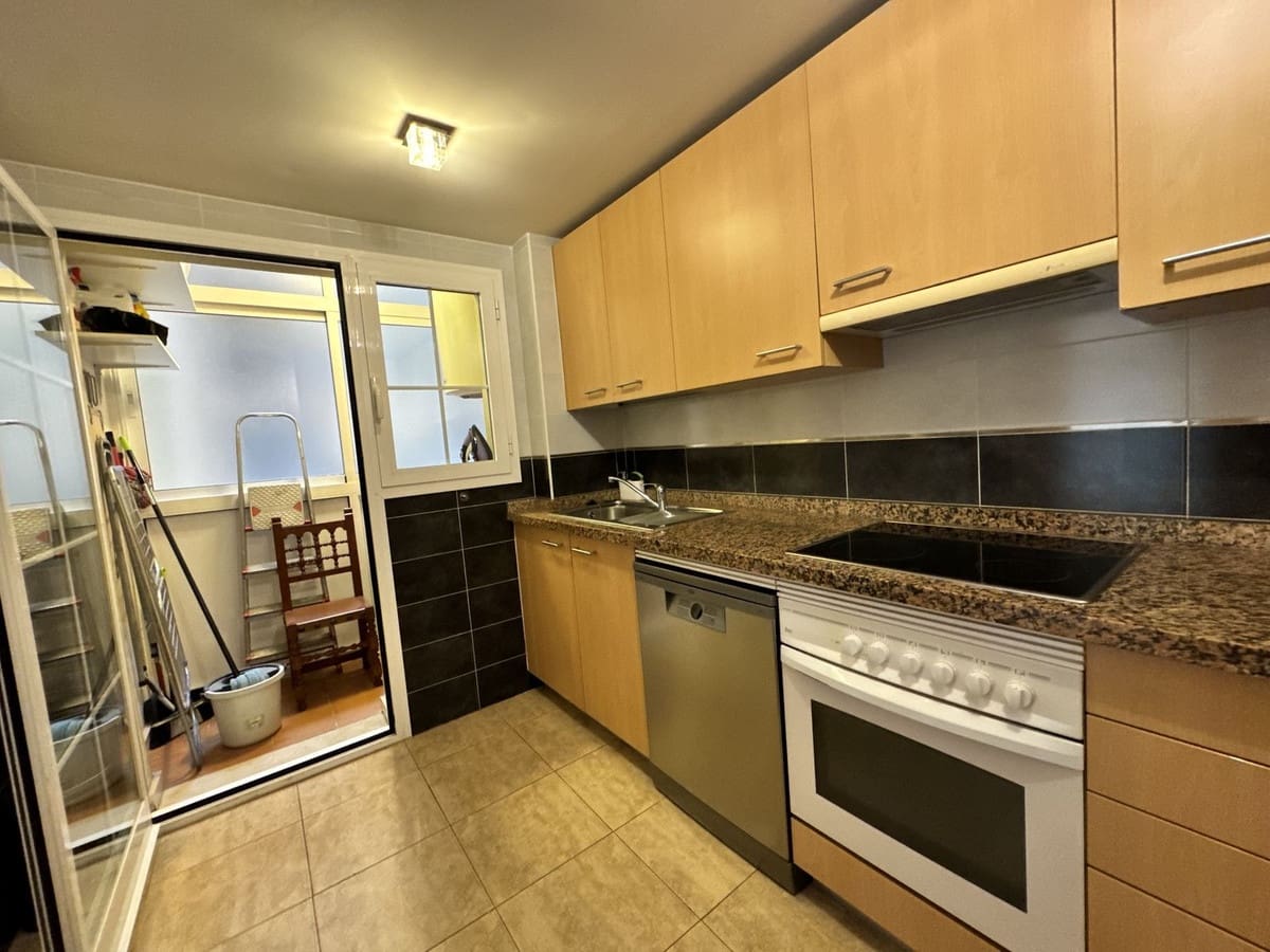 2 bedroom Apartment for sale in Estepona - € 355,000 (Ref: 9723588)