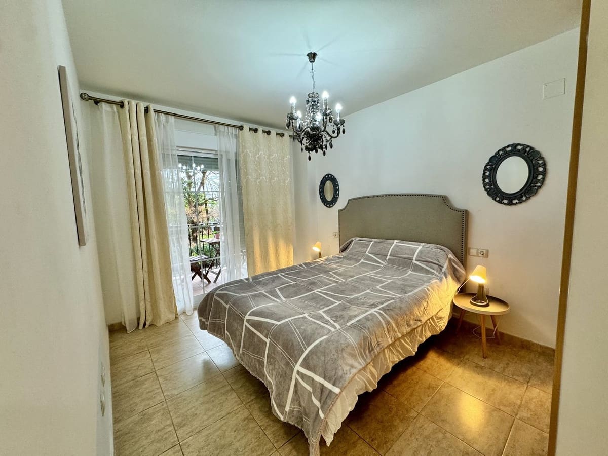 2 bedroom Apartment for sale in Estepona - € 355,000 (Ref: 9723588)