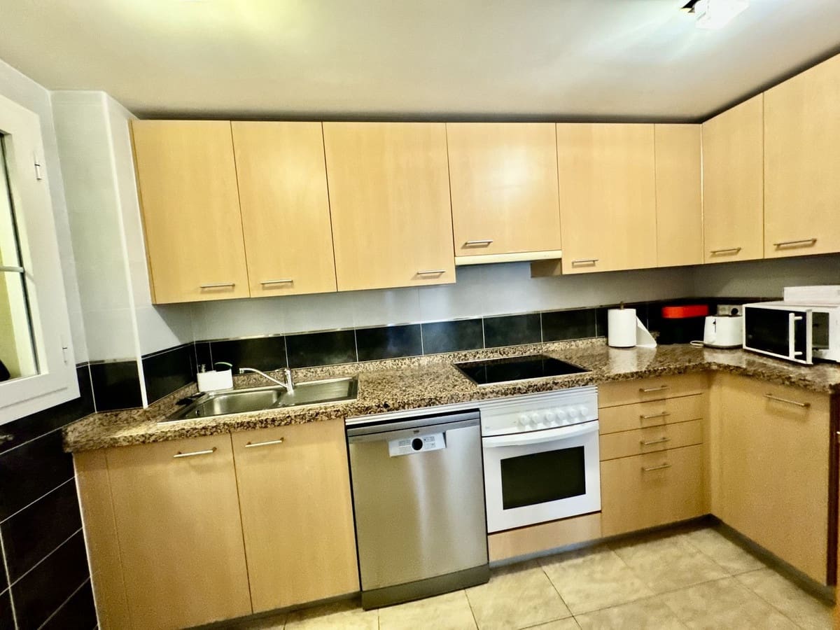 2 bedroom Apartment for sale in Estepona - € 355,000 (Ref: 9723588)