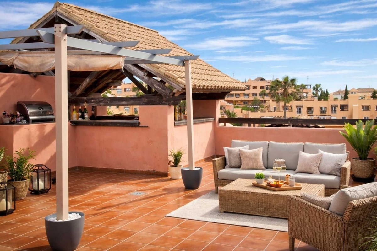 2 slaapkamer Penthouse te koop in Casares met garage - € 317.000 (Ref: 9723589)