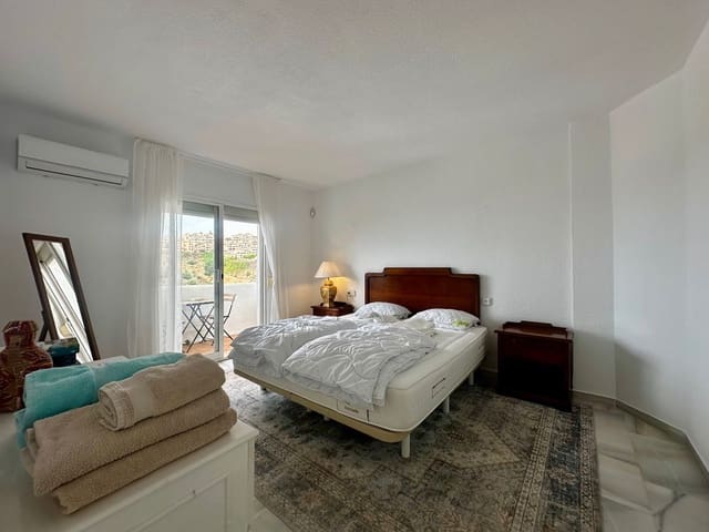 3 chambre Penthouse à vendre à Calahonda, Mijas avec piscine - 535 000 € (Ref: 9726189)