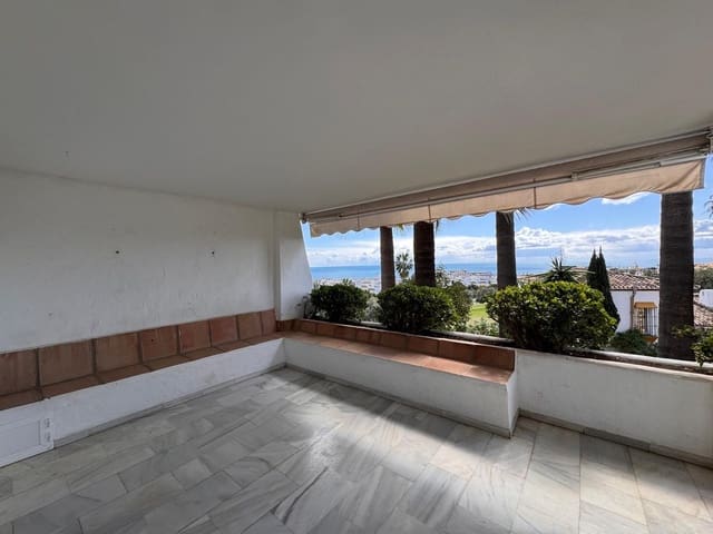 3 makuuhuone Omakotitalo myytävänä paikassa Manilva mukana uima-altaan 
autotalli - 570 000 € (Ref: 9726193)