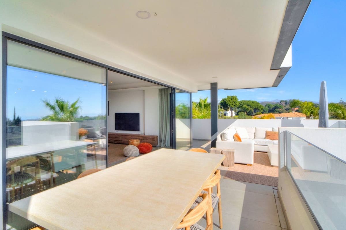 4 sypialnia Apartament na sprzedaż w Estepona z basenem garażem - 1 400 000 € (Ref: 9727442)