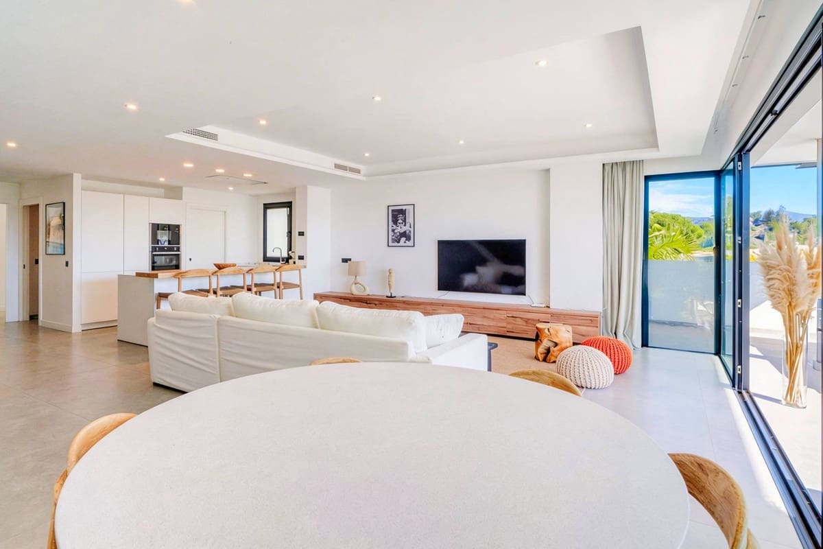 4 sypialnia Apartament na sprzedaż w Estepona z basenem garażem - 1 400 000 € (Ref: 9727442)