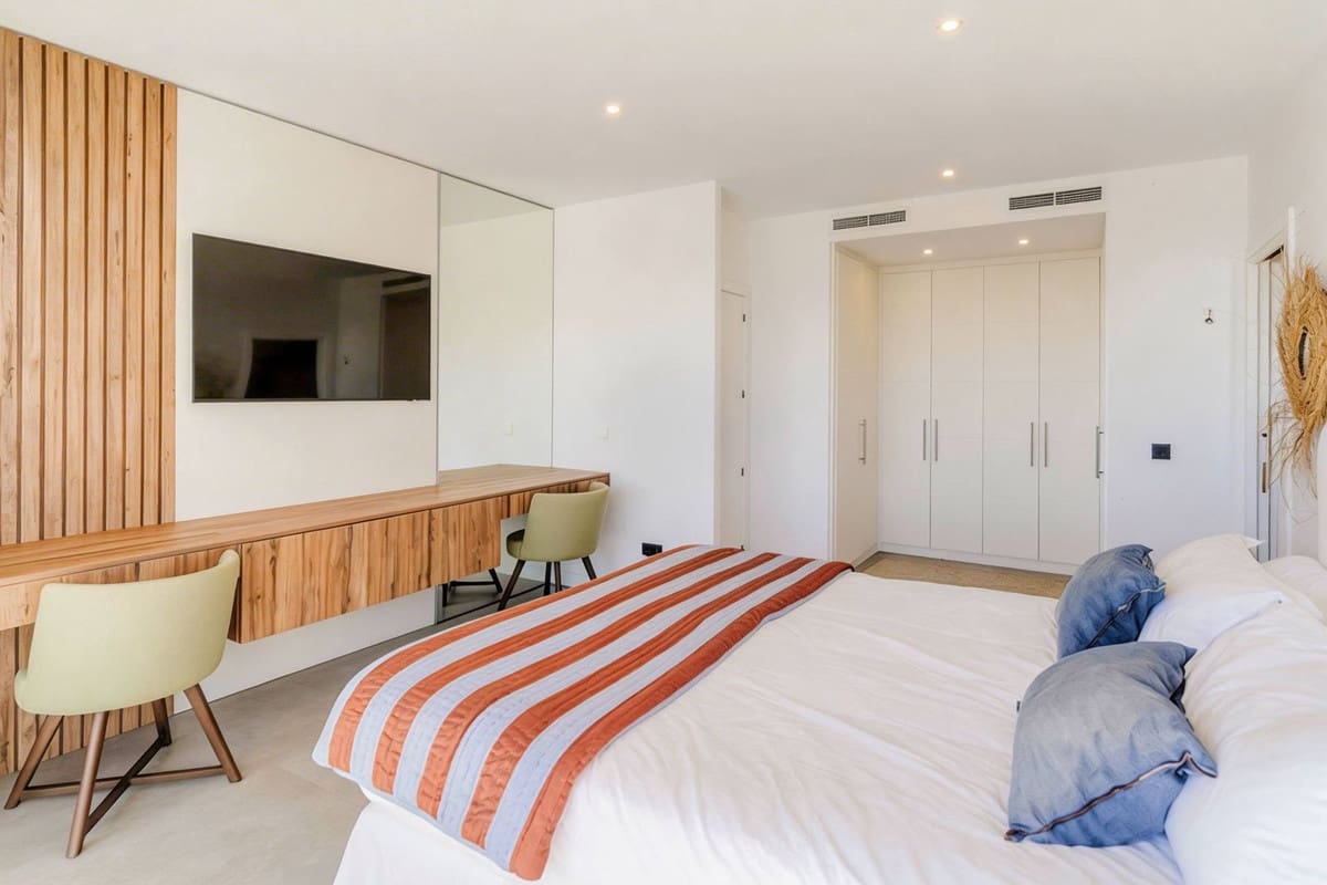 4 sypialnia Apartament na sprzedaż w Estepona z basenem garażem - 1 400 000 € (Ref: 9727442)