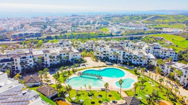4 sypialnia Apartament na sprzedaż w Estepona z basenem garażem - 1 400 000 € (Ref: 9727442)
