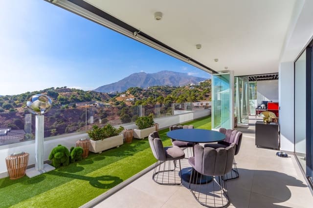 2 sovrum Takvåning till salu i Estepona med pool garage - 998 000 € (Ref: 9727443)