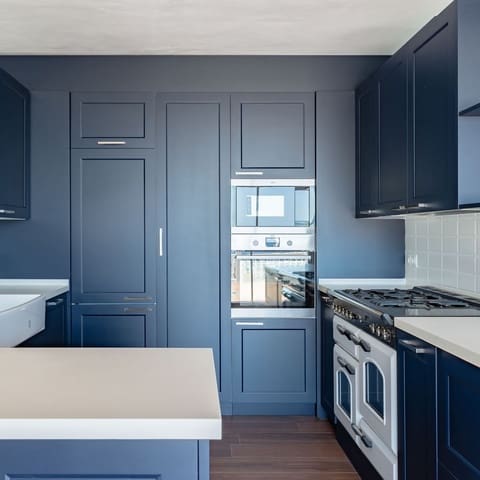 5 chambre Finca/Maison de Campagne à vendre à Estepona avec piscine garage - 995 000 € (Ref: 9727444)