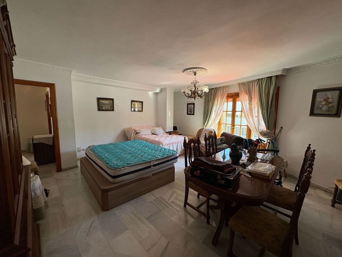 5 sypialnia Dom na sprzedaż w Estepona - 875 000 € (Ref: 9727445)