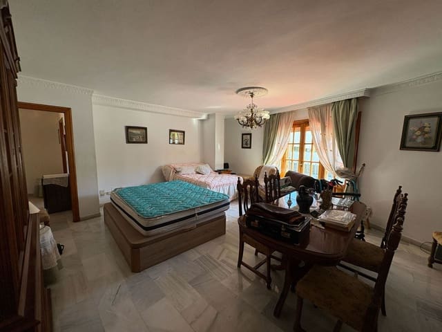 5 sypialnia Dom na sprzedaż w Estepona - 875 000 € (Ref: 9727445)