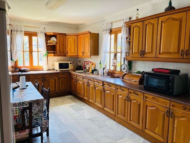 5 sypialnia Dom na sprzedaż w Estepona - 875 000 € (Ref: 9727445)