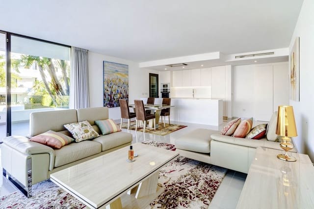 3 bedroom Apartment for sale in Estepona with pool garage - € 850,000 (Ref: 9727446)
