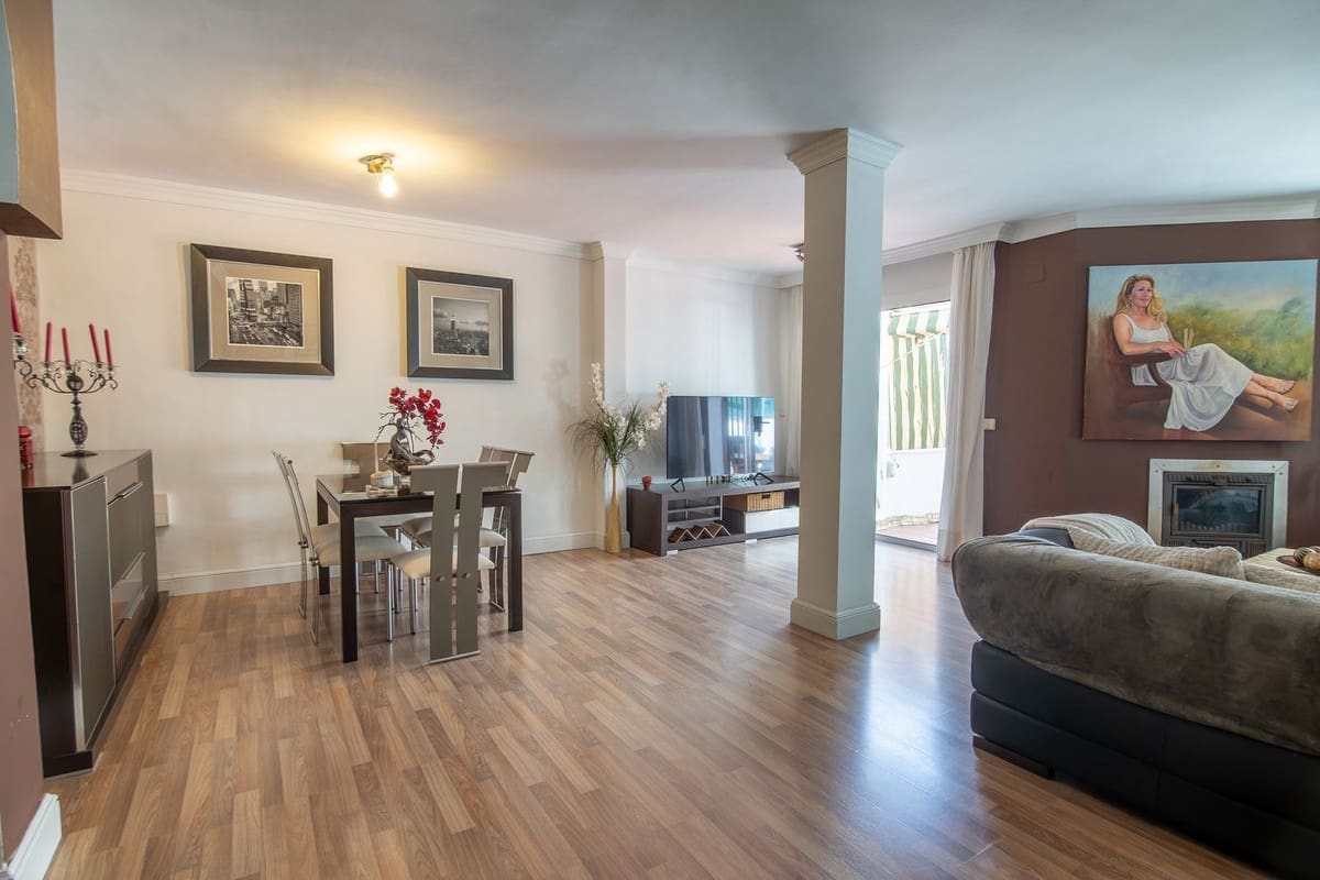 3 sypialnia Dom na sprzedaż w Estepona z basenem garażem - 745 000 € (Ref: 9727447)