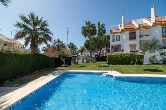 Casa de 3 habitaciones en Seghers, Estepona en venta con piscina garaje - 745.000 € (Ref: 9727447)