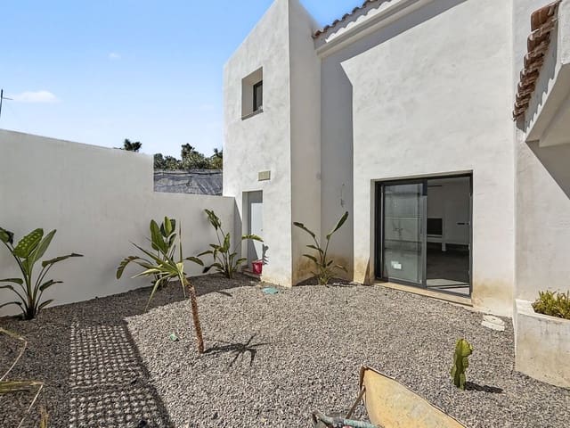 2 chambre Maison de Ville à vendre à Bahía Dorada, Estepona avec garage - 675 000 € (Ref: 9727448)