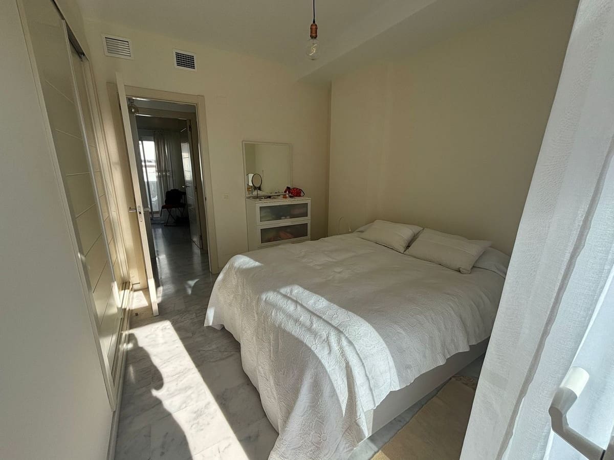 2 quarto Apartamento para venda em Estepona com piscina garagem - 349 900 € (Ref: 9727450)