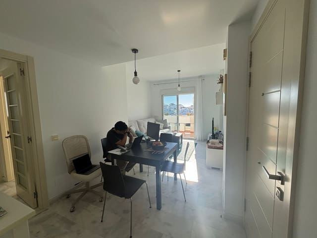 2 quarto Apartamento para venda em Estepona com piscina garagem - 349 900 € (Ref: 9727450)