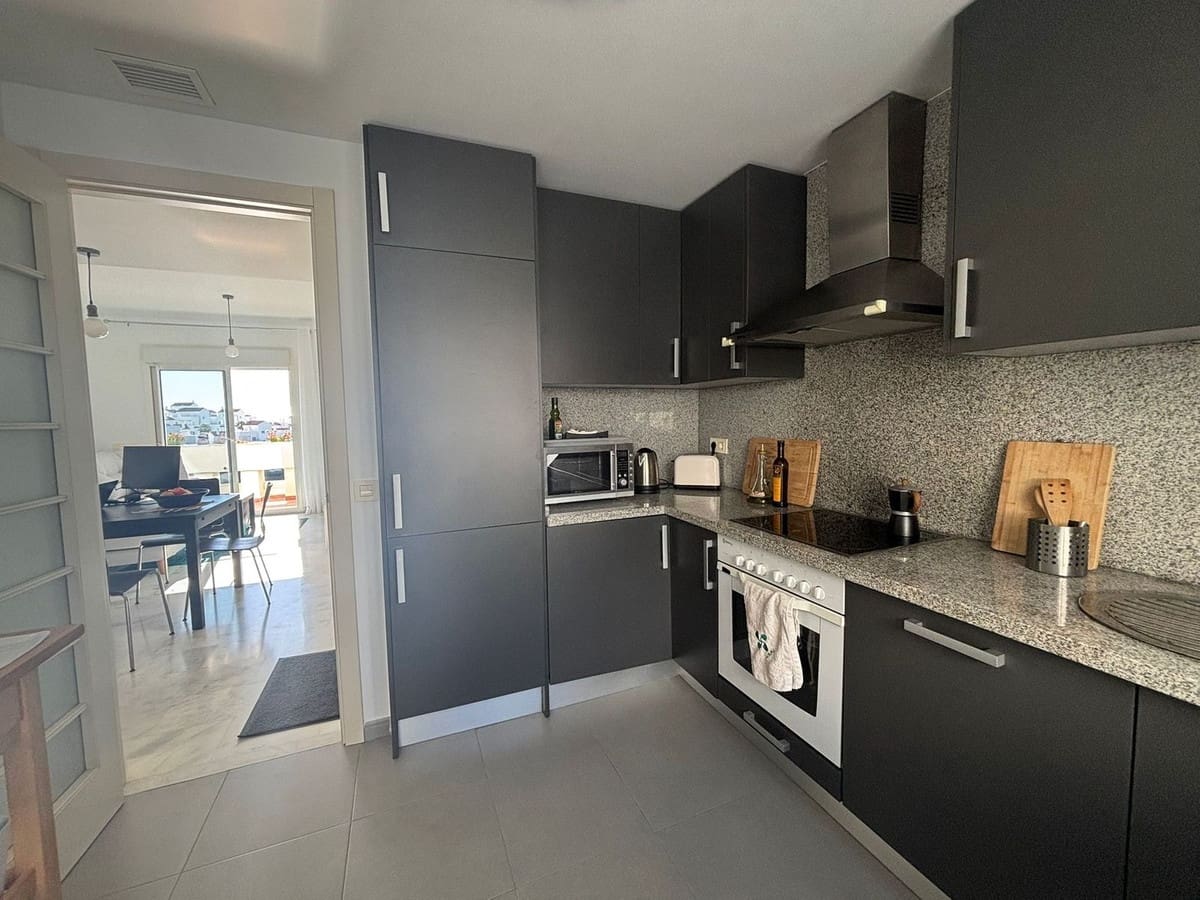 2 quarto Apartamento para venda em Estepona com piscina garagem - 349 900 € (Ref: 9727450)