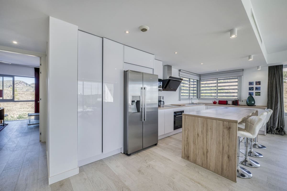 3 chambre Appartement à vendre à Casares avec piscine garage - 680 000 € (Ref: 9727545)