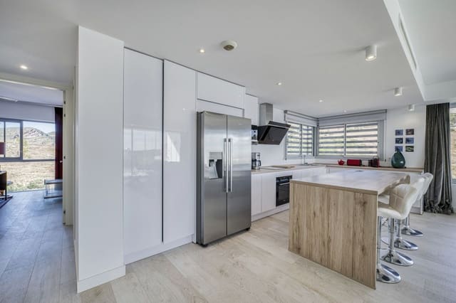 3 chambre Appartement à vendre à Casares avec piscine garage - 680 000 € (Ref: 9727545)