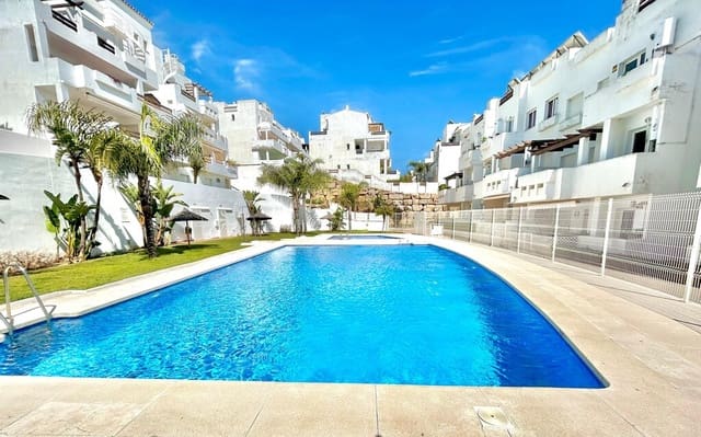 2 bedroom Apartment for sale in Estepona with pool garage - € 299,000 (Ref: 9727548)