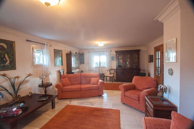 4 bedroom Finca/Country House for sale in Estepona with pool - € 795,000 (Ref: 9727647)