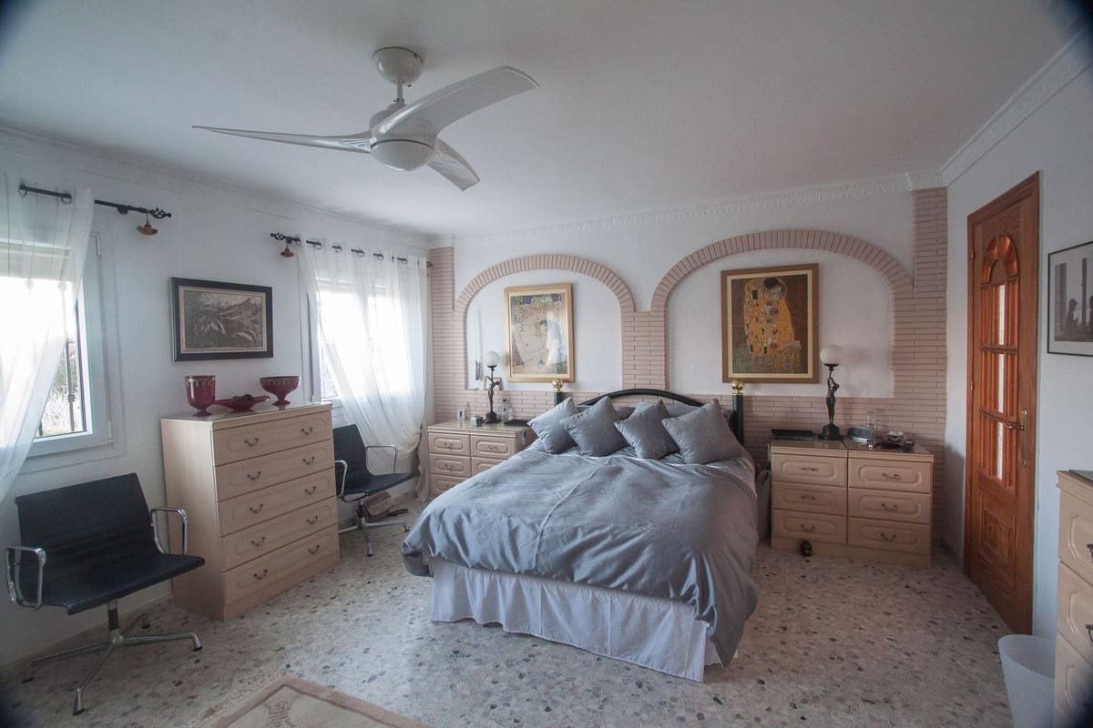 4 chambre Finca/Maison de Campagne à vendre à Estepona avec piscine - 795 000 € (Ref: 9727647)