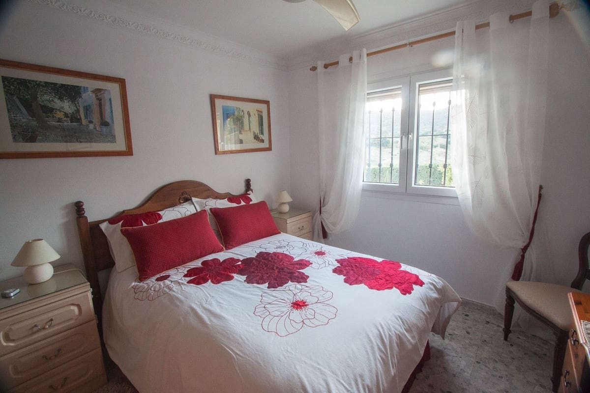 4 chambre Finca/Maison de Campagne à vendre à Estepona avec piscine - 795 000 € (Ref: 9727647)